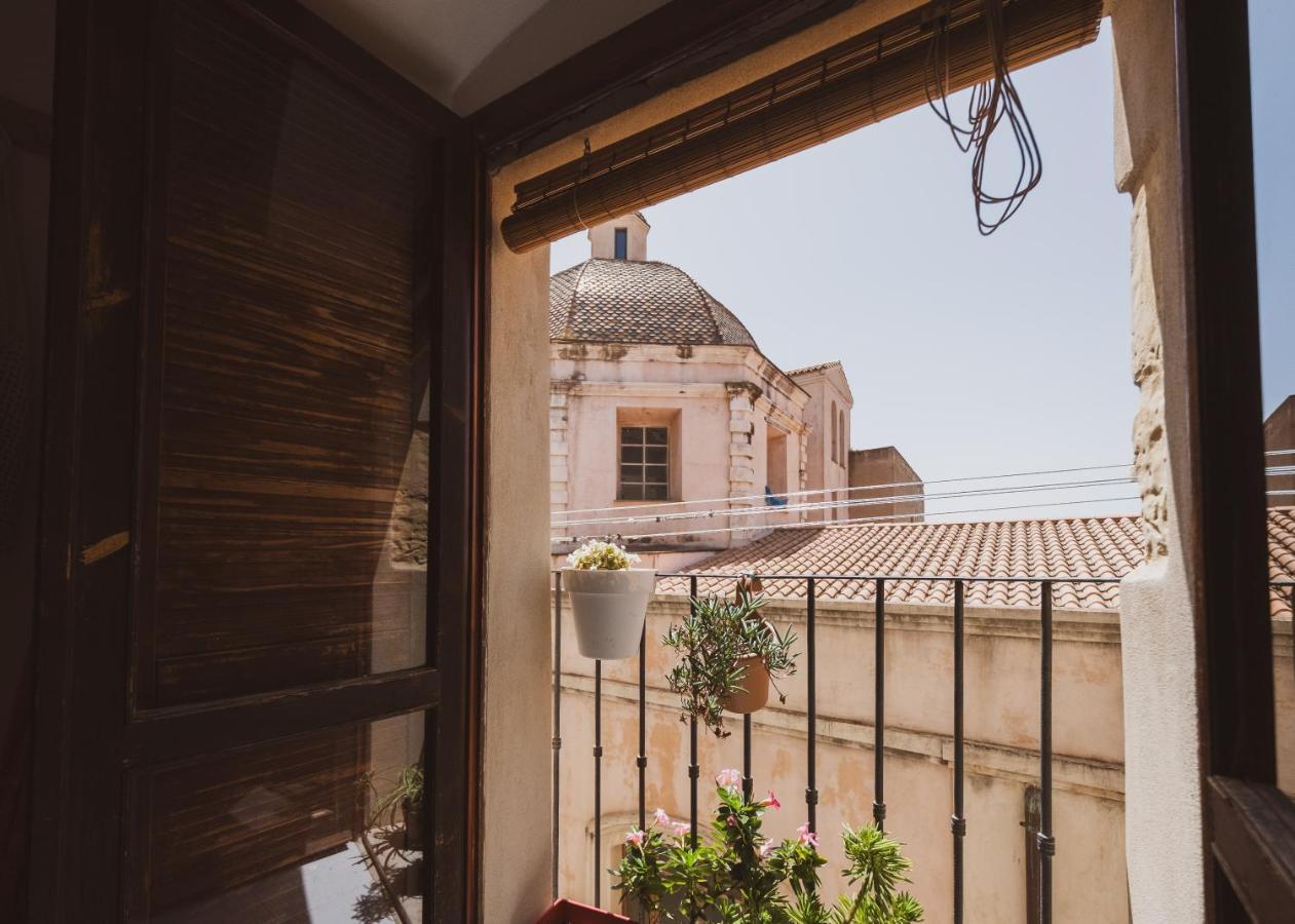 Love Tree Apartment Cagliari Eksteriør bilde